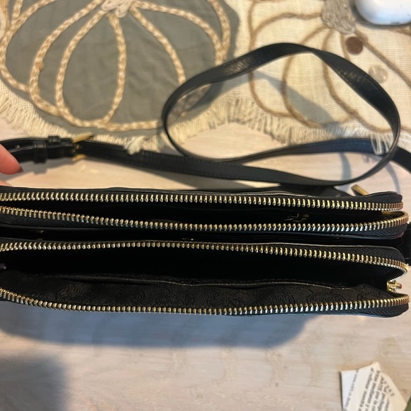 Michael Kors black leather crossbody bag - Picture 3 of 4